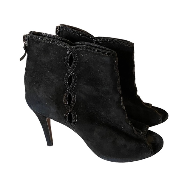 Ellie Tahari Suede Peep Toe Stiletto Heel - Picture 1 of 13